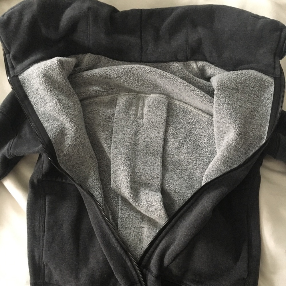Lululemon turtle neck zip up sweatshirt size 4